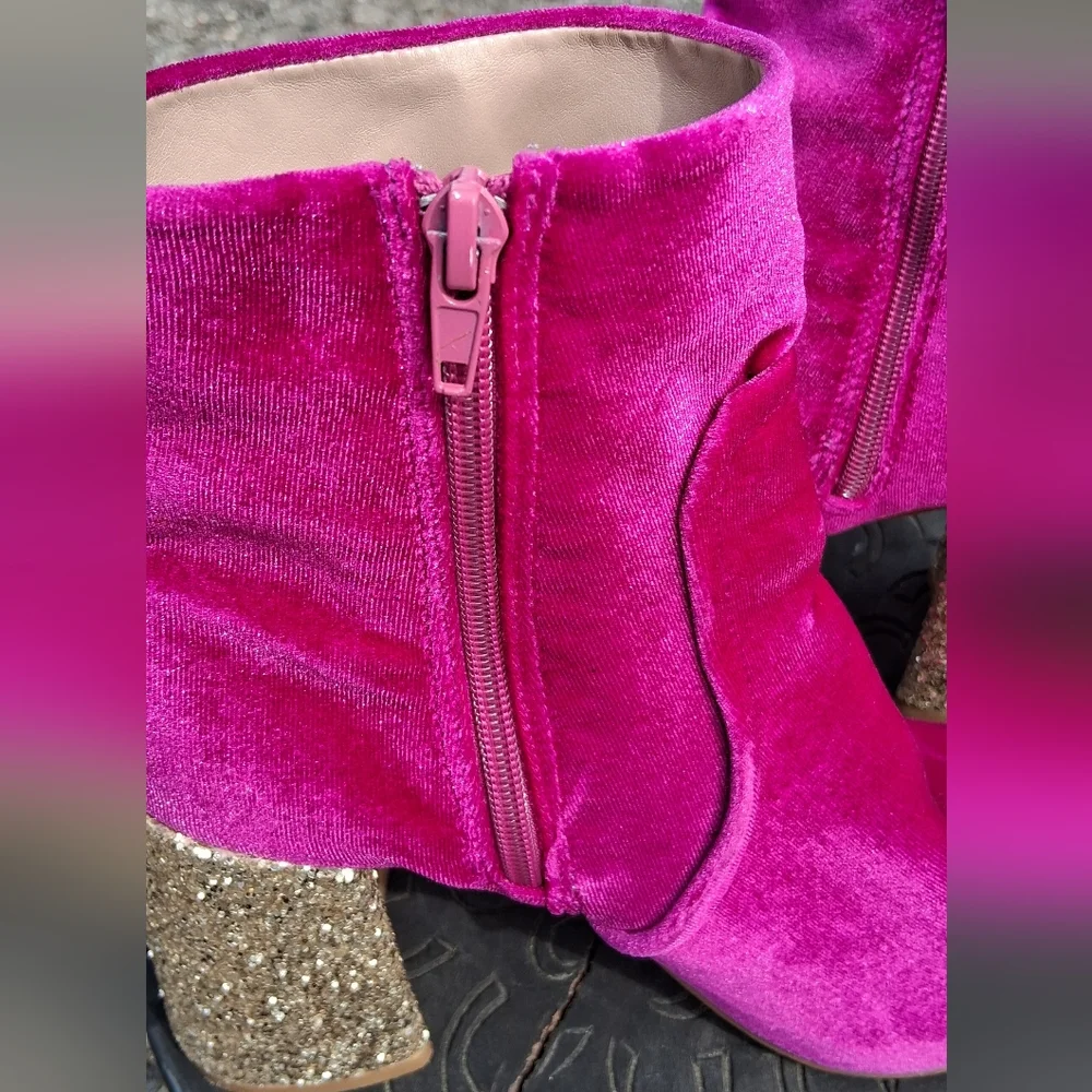 Betsey Johnson Fuchsia Velvet Ankle Boots with Gold Glitter Block Heels - Picture 5 of 7